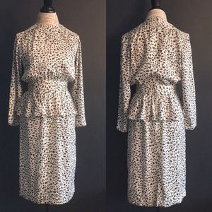 Vintage peplum dress will fit size 4,6 100% polyester